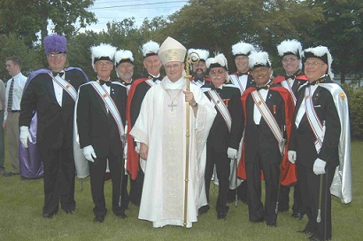 http://www.home.kofc1643.org/kofc1643/images/pictures/Confirmation__with_Bishop_05-16-04.JPG